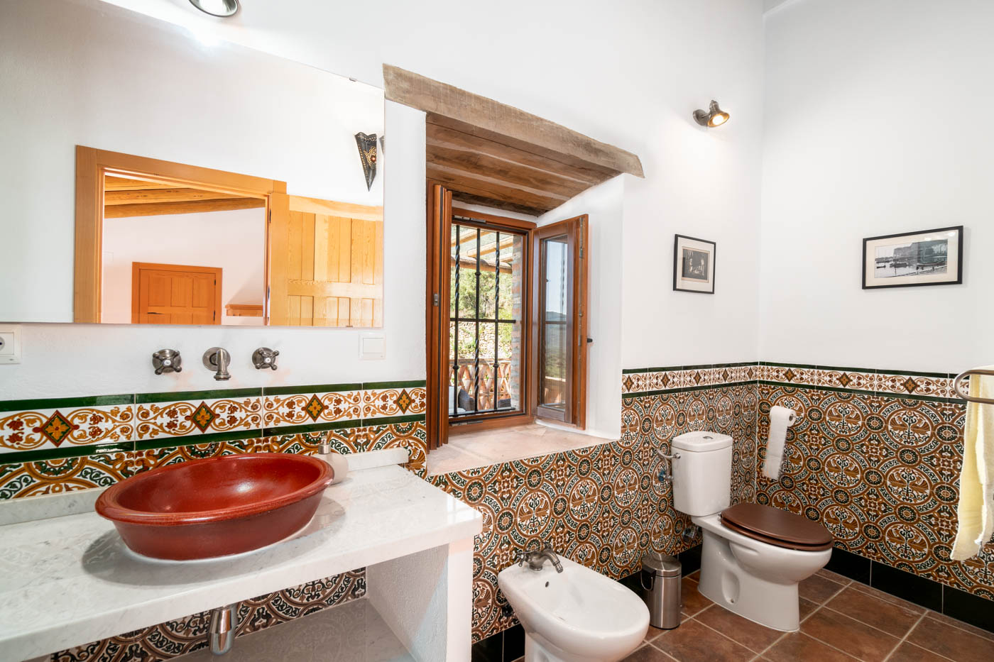 Bedroom 3 ensuite facilities